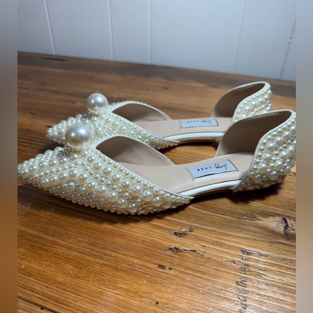 Elegant Pearl-Embellished Cream Flats - Picture 11 of 15
